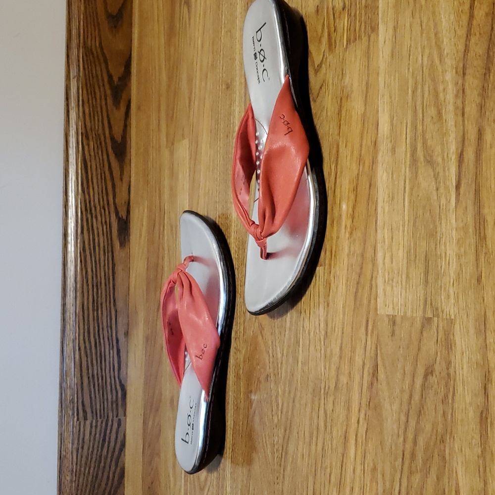 b.o.c. Born Concept Women's Coral And Silver Thong Sandals Flip Flops Size 7 - Picture 12 of 14